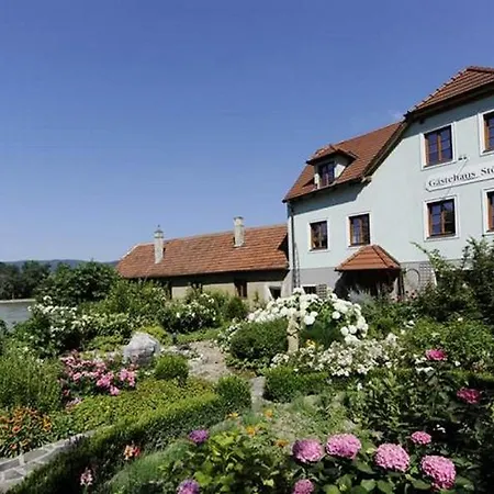 בית הארחה Winzerhof - Gaestehaus Stoeger דורנשטיין