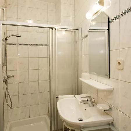 Winzerhof - Gastehaus Stoger Duernstein