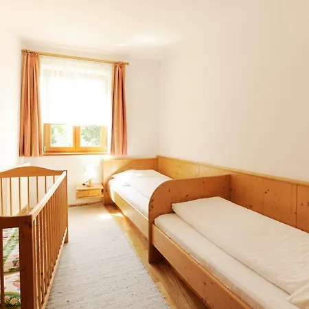 ゲストハウス Winzerhof - Gaestehaus Stoeger 4*