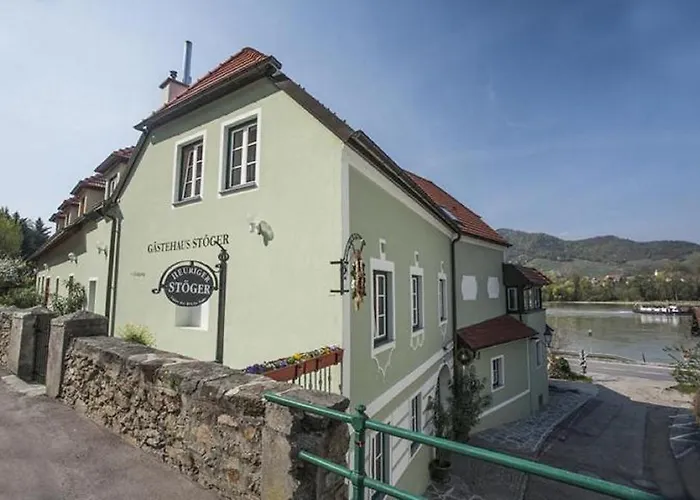 בית הארחה Winzerhof - Gaestehaus Stoeger